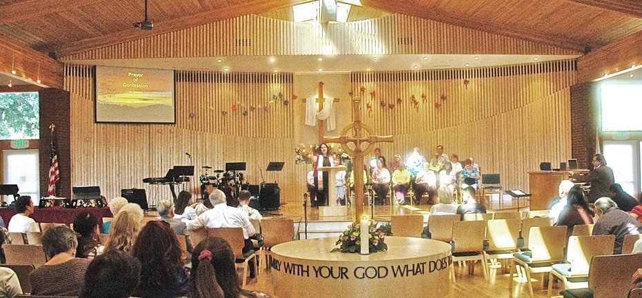 Easter Worship at the Kirk